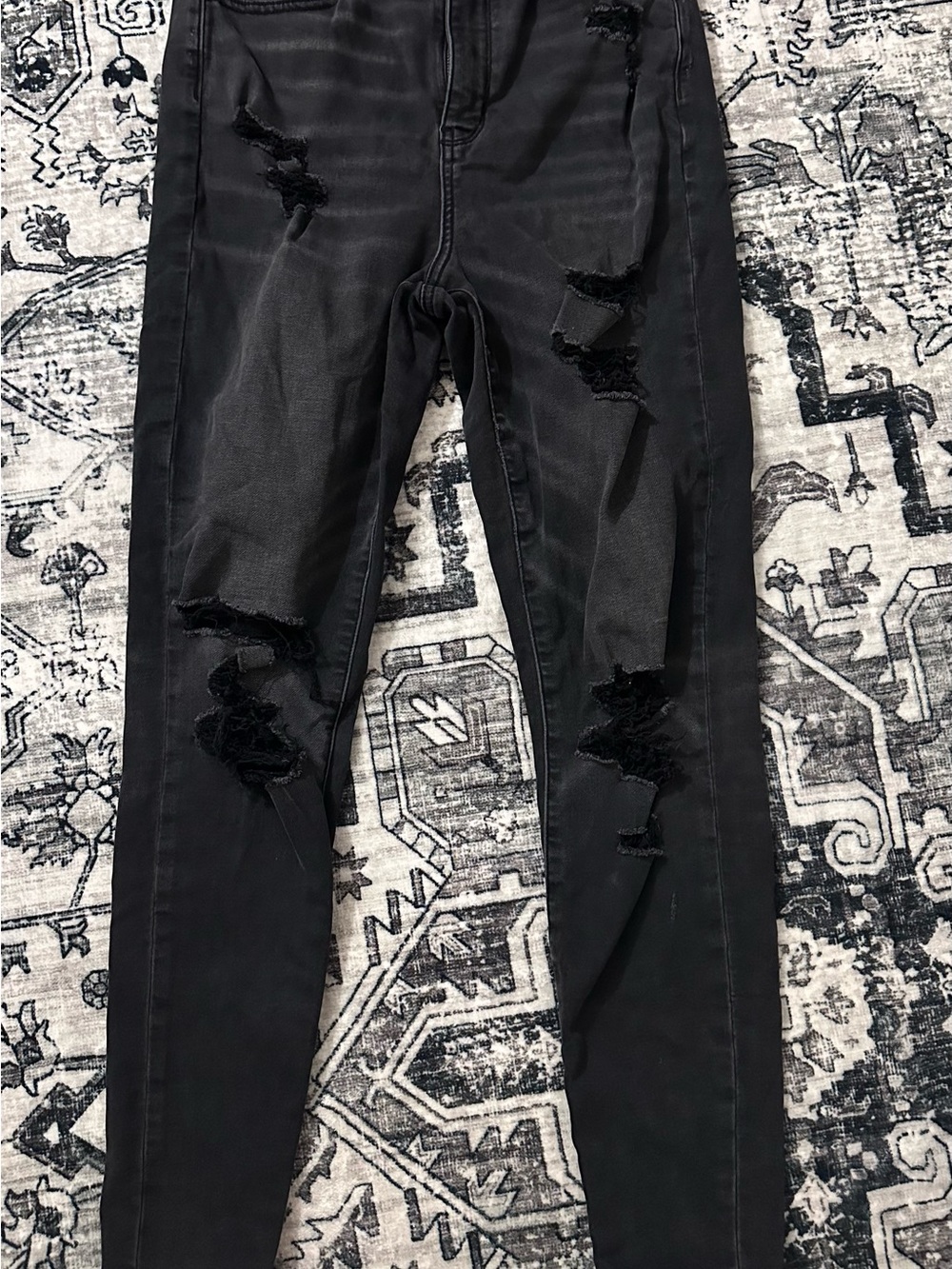American Eagle Outfitters Women's Black Distressed Skinny Jeans